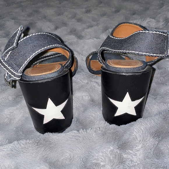 Givenchy sandal with block heel - Picture 2 of 7